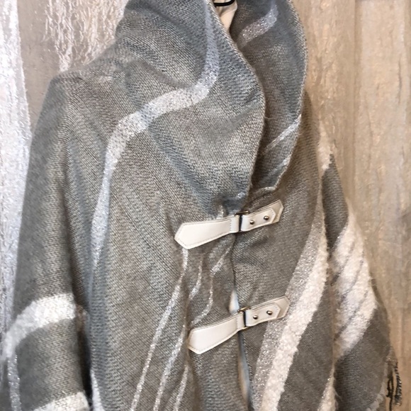 MIXIT wool-feel poncho - Picture 2 of 11